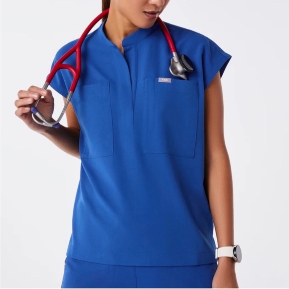 NEW FIGS Women's Payson Henley Scrub Top in Winning Blue Size Small NWT - Picture 1 of 6